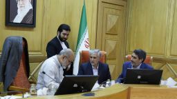 جلسه نمایندگان مردم شهرستان میانه با وزیر کشور در راستای فرمانداری شدن ترکمانچای