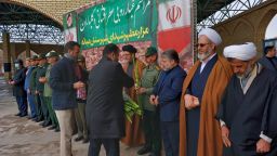 همزمان با آغاز دهه فجر غبار روبی مزار شهدا