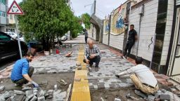 اجرای کفپوش بتنی در پیاده رو خیابان امام خمینی