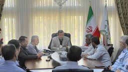 اهداء درجات جدید مأموران جدید سازمان آتشنشانی میانه