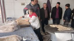بازدید مشترک بخشداری کندوان و ادارات از نانوایی‌های سطح شهر و روستاهای بخش کندوان