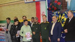 مراسم جشن انقلاب در مدرسه امام خمینی (ره) و شهید ارجمند شهر آقکند برگزار شد