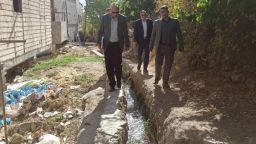 بازدید بخشدار کندوان از آلودگی آب کشاورزی و مشکلات زیست محیطی