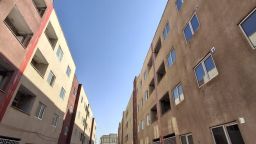 بازدید فرماندار ویژه میانه از مراحل تکمیلی پروژه ۱۲۰ واحدی مددجویان بهزیستی