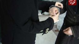 زن سارق طلافروشی‌ها در میانه دستگیر شد