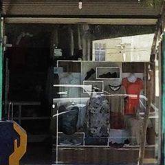 فروشگاه پوشاک