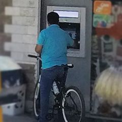 دستگاه خودپرداز بانک